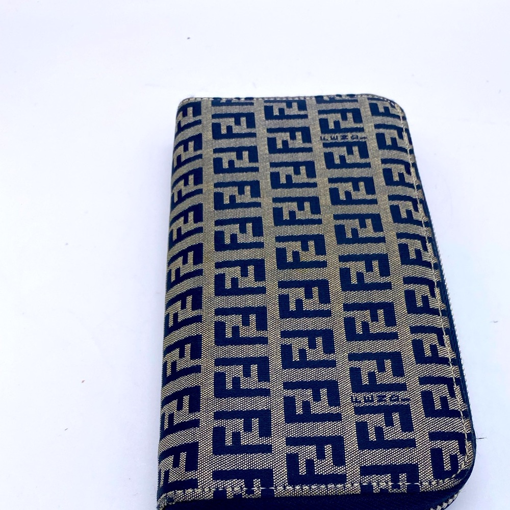 Fendi Wallet - Picture 2 of 5